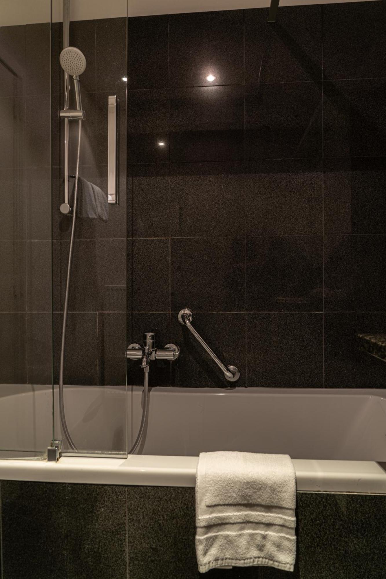 Diamant Suites Brussels Eu Etterbeek Bagian luar foto